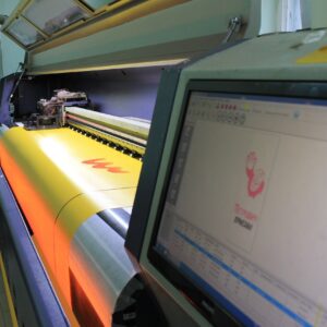 Печать белыми чернилами